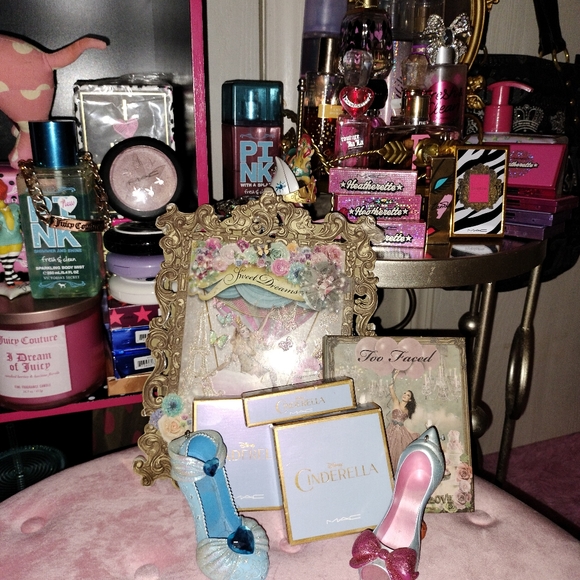 Limited Edition Disney Cinderella collection Mac make up Bundle - Picture 5 of 10